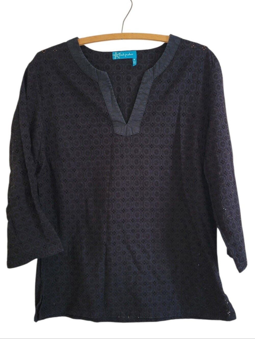 FRESH PRODUCE Eyelet Detail Cotton V-Neck Pullover Small
